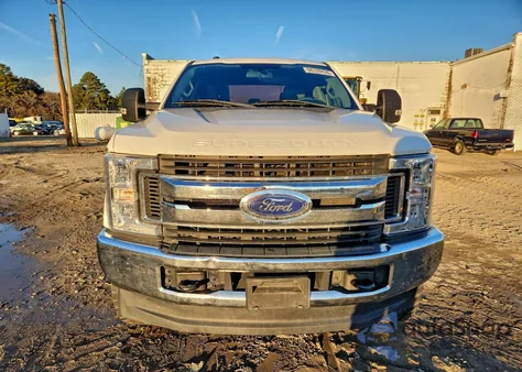 2018 Ford F250 Super Duty из США, поврежденный, VIN 1FT7W2BT1JEC44115